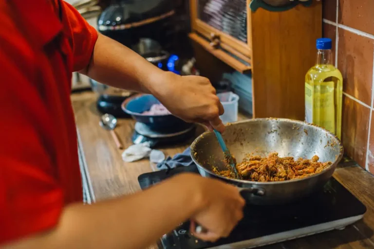10 Common Cooking Mistakes Beginners Make (And How to Fix Them Fast)